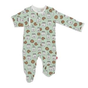 Magnetic Me Legendary Modal Parent Favorite Magnetic Footie. Size 6-9 mos. New!